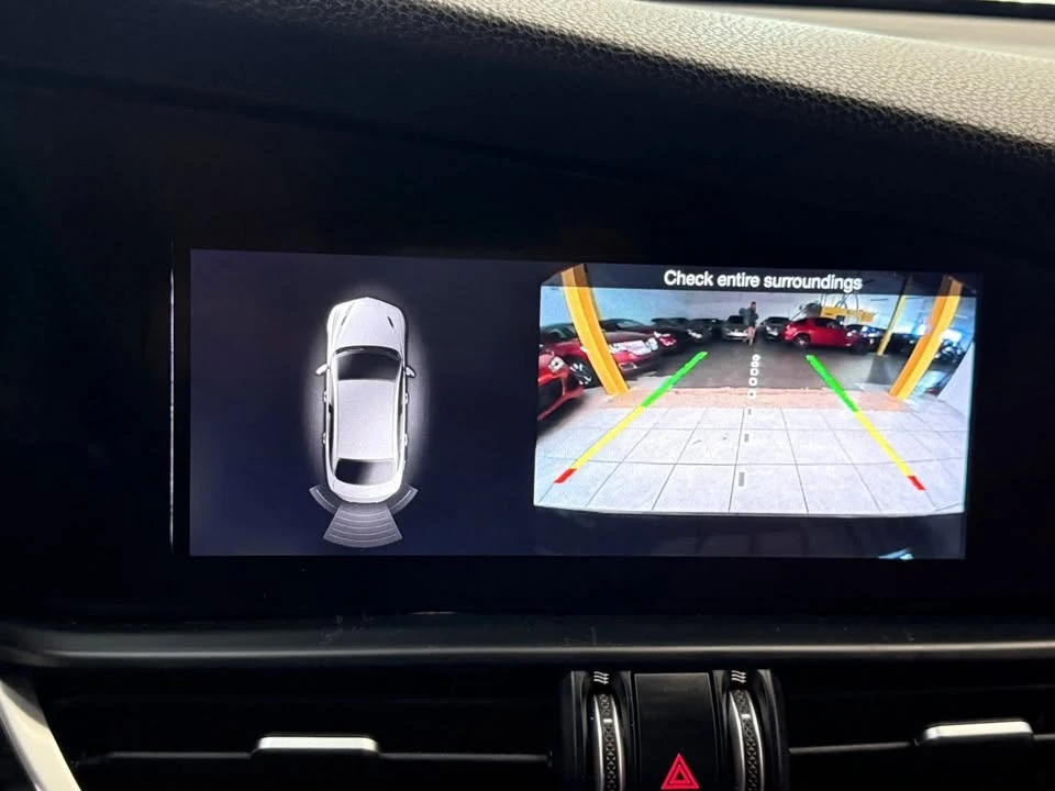 2019 Alfa Romeo Giulia - Image 16 of 20