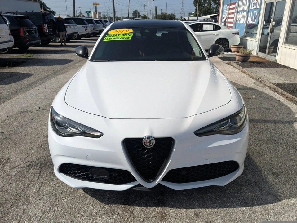 2019 Alfa Romeo Giulia - Image 13 of 19