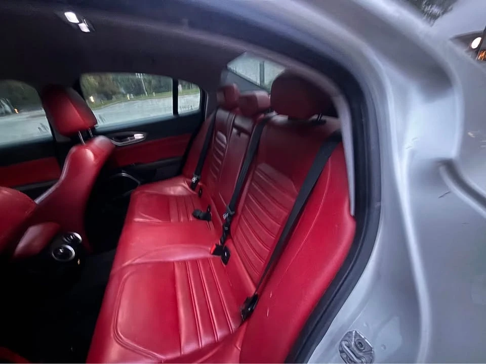 2019 Alfa Romeo Giulia - Image 14 of 14