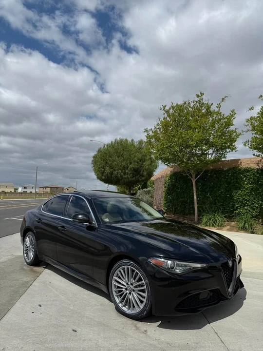 2019 Alfa Romeo Giulia - Image 2 of 20