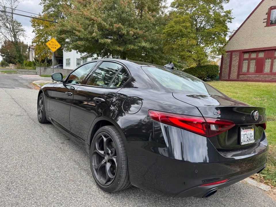 2019 Alfa Romeo Giulia - Image 2 of 2