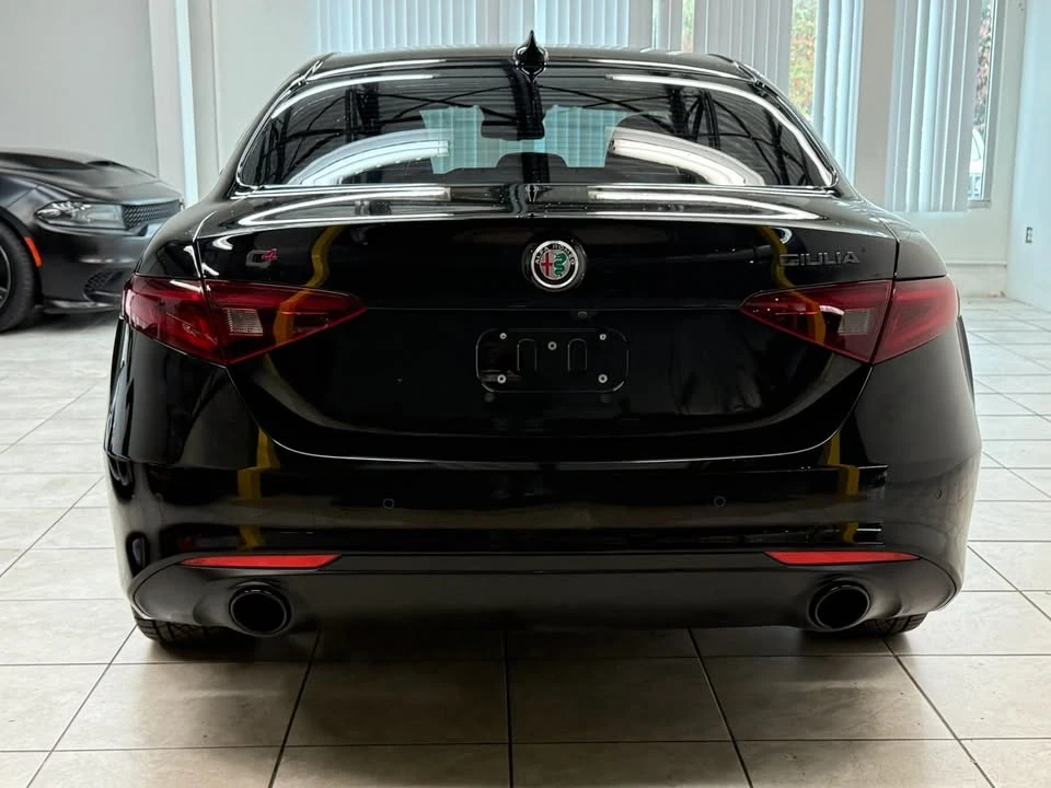 2019 Alfa Romeo Giulia - Image 5 of 20