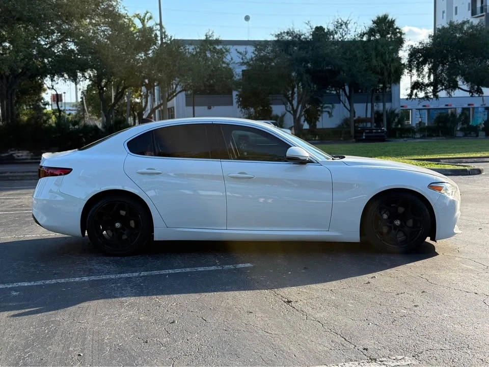 2019 Alfa Romeo Giulia - Image 4 of 12