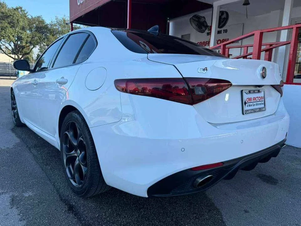2019 Alfa Romeo Giulia - Image 6 of 10