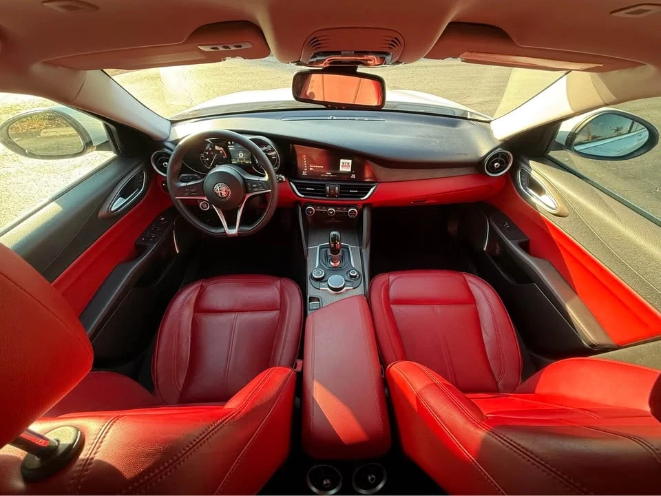 2019 Alfa Romeo Giulia - Image 8 of 12