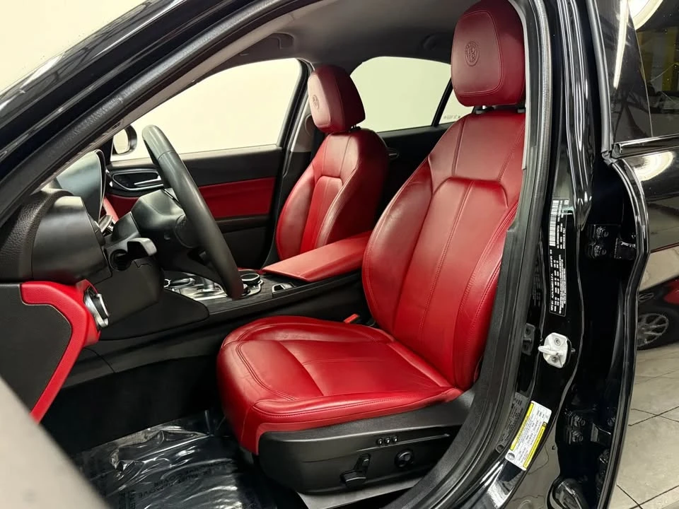 2019 Alfa Romeo Giulia - Image 11 of 20