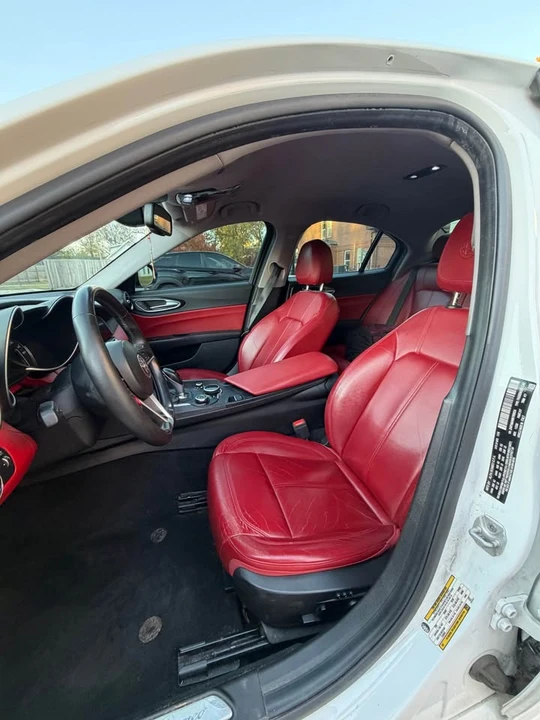 2019 Alfa Romeo Giulia - Image 4 of 10