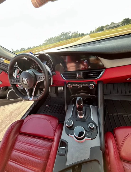 2019 Alfa Romeo Giulia - Image 3 of 4
