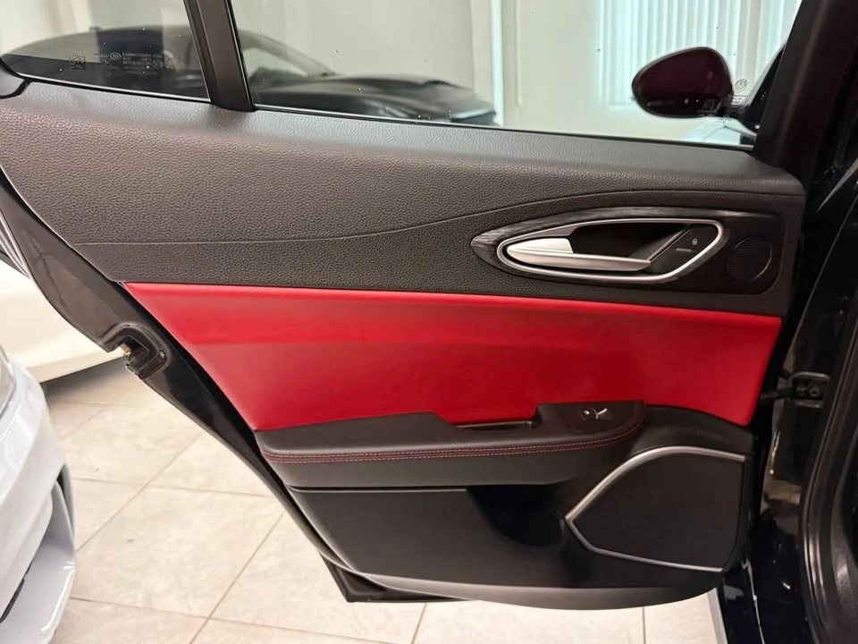 2019 Alfa Romeo Giulia - Image 12 of 20