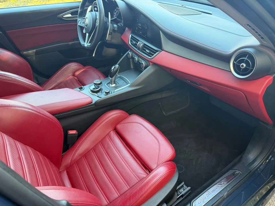 2019 Alfa Romeo Giulia - Image 13 of 19