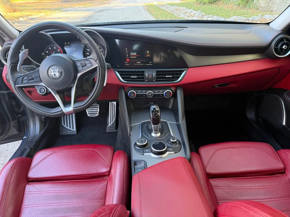2019 Alfa Romeo Giulia - Image 17 of 19