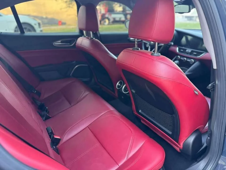 2019 Alfa Romeo Giulia - Image 16 of 20