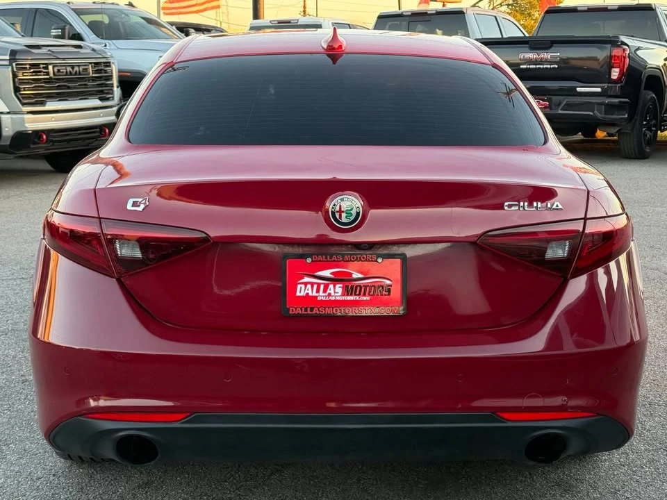 2019 Alfa Romeo Giulia - Image 5 of 20