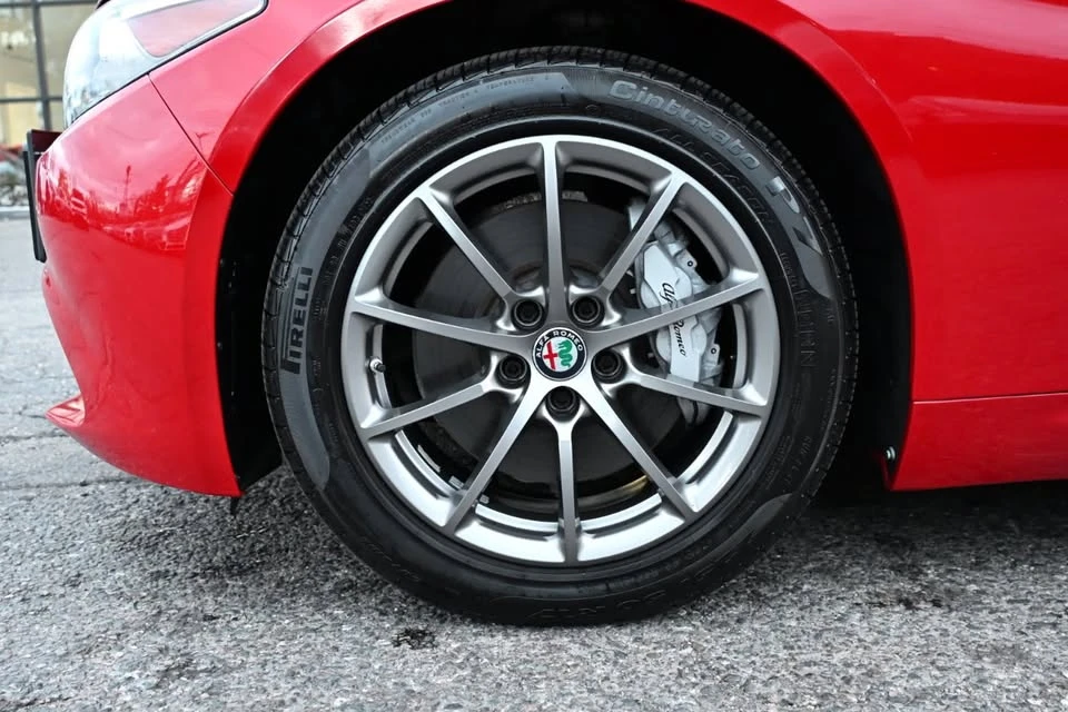 2019 Alfa Romeo Giulia - Image 19 of 19