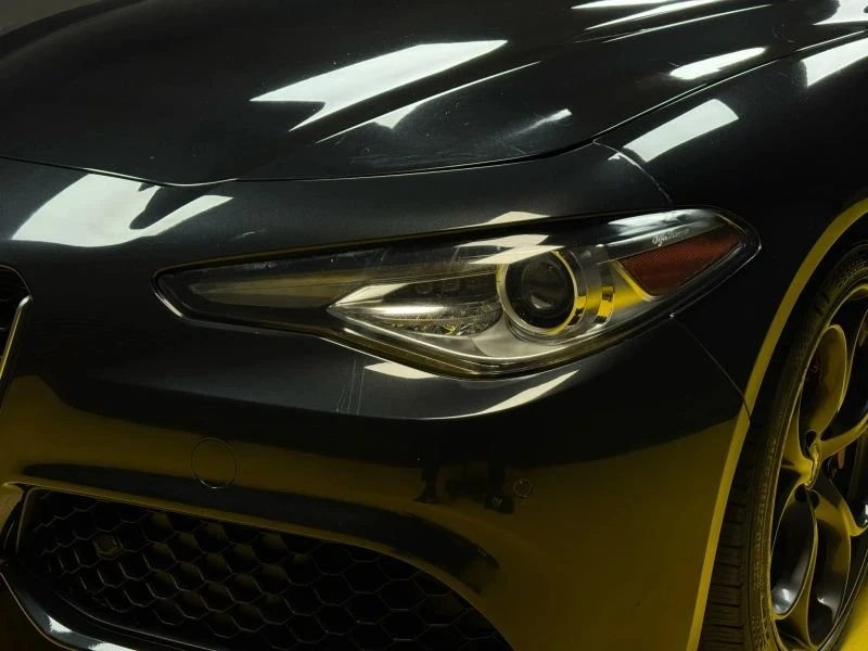 2019 Alfa Romeo Giulia - Image 7 of 19