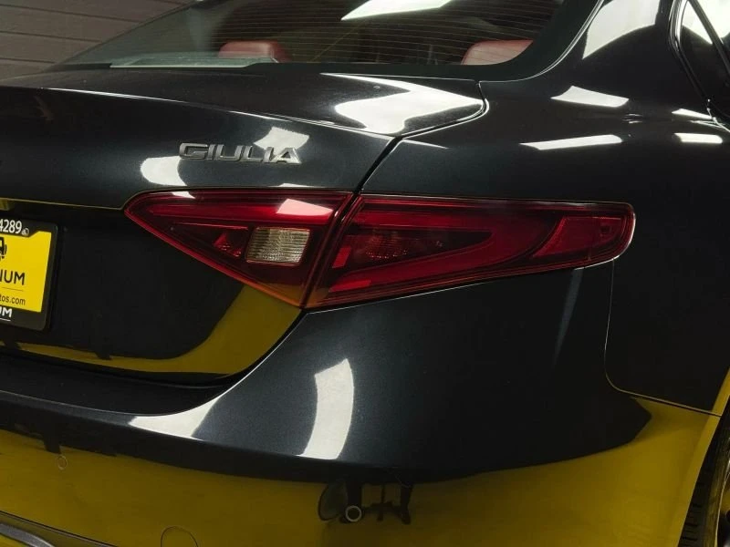 2019 Alfa Romeo Giulia - Image 8 of 19