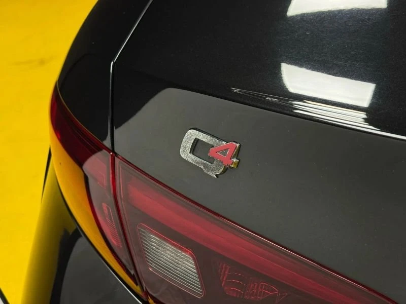 2019 Alfa Romeo Giulia - Image 12 of 19