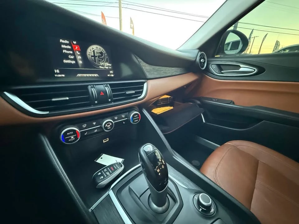 2019 Alfa Romeo Giulia - Image 11 of 20