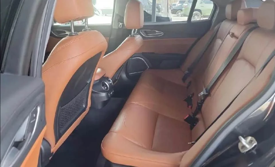 2019 Alfa Romeo Giulia - Image 4 of 4