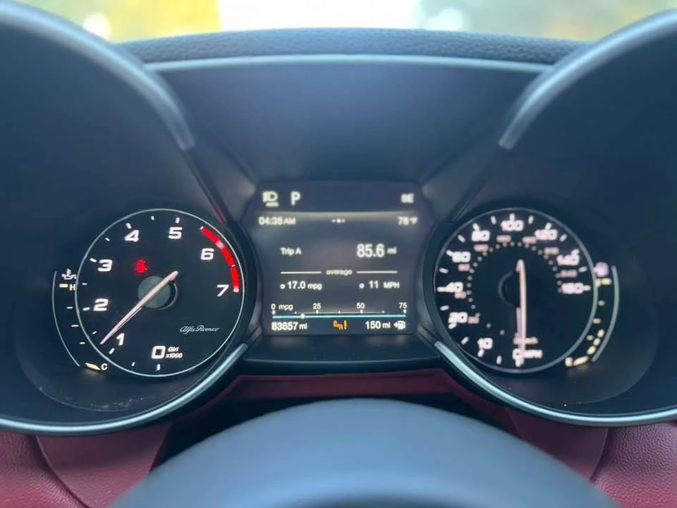 2019 Alfa Romeo Giulia - Image 18 of 20