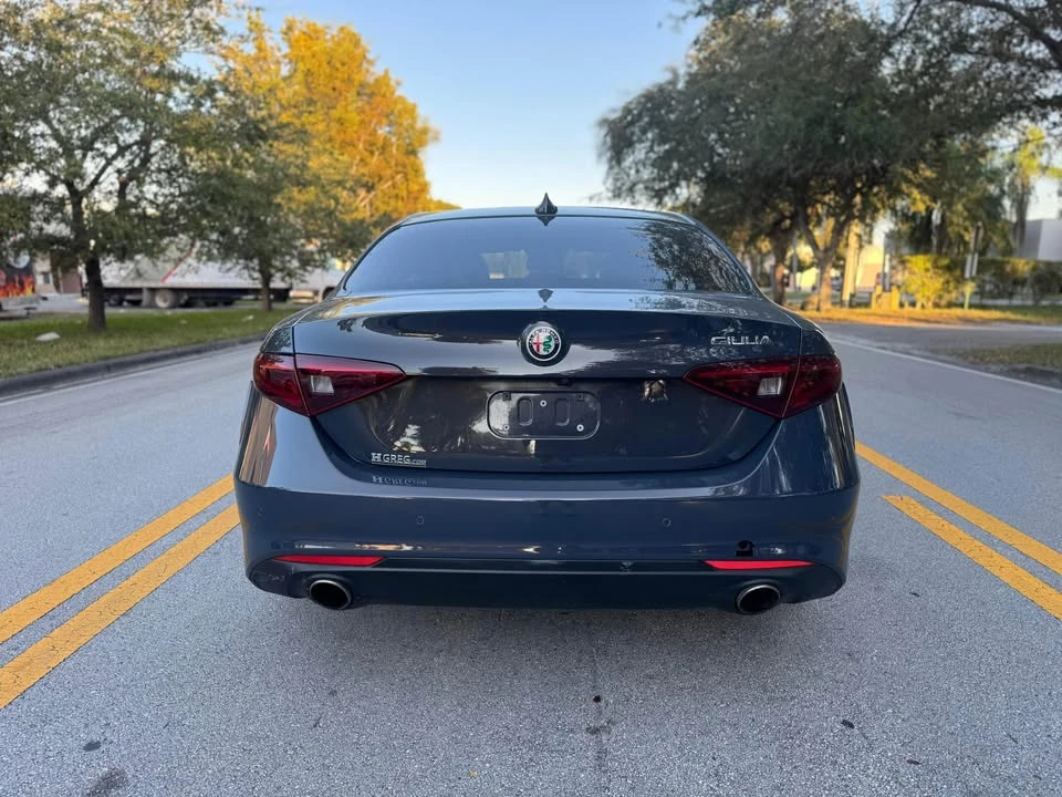 2019 Alfa Romeo Giulia - Image 6 of 20