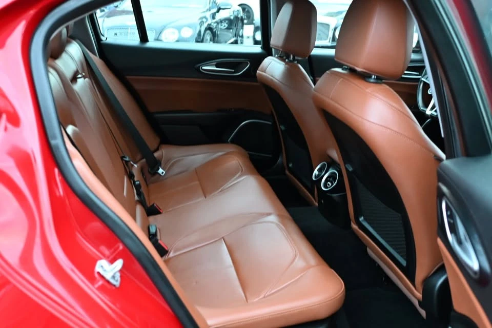2019 Alfa Romeo Giulia - Image 14 of 19
