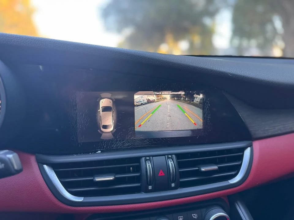 2019 Alfa Romeo Giulia - Image 8 of 20