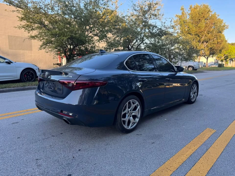 2019 Alfa Romeo Giulia - Image 4 of 20