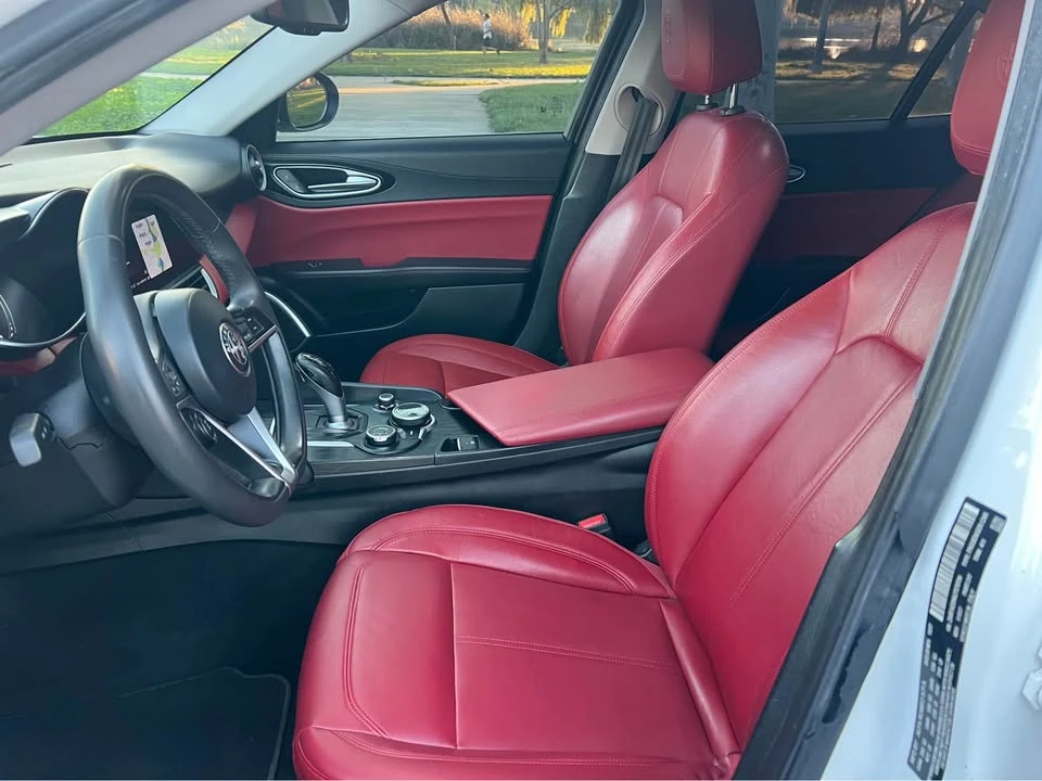2019 Alfa Romeo Giulia - Image 15 of 17