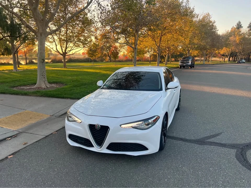 2019 Alfa Romeo Giulia - Image 2 of 17
