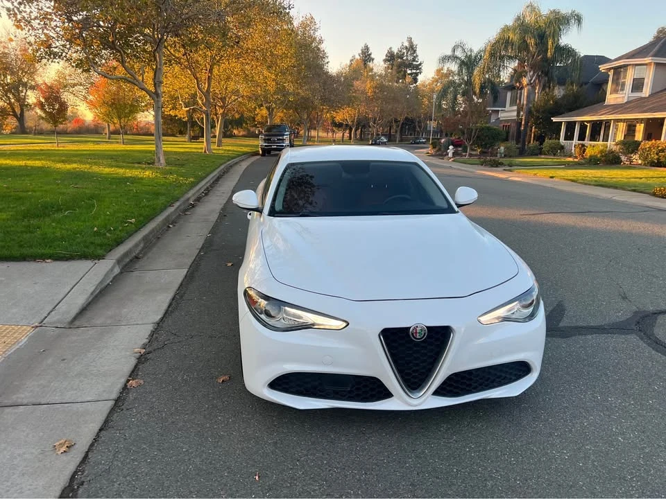 2019 Alfa Romeo Giulia - Image 3 of 17