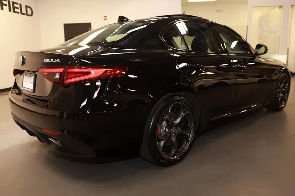 2019 Alfa Romeo Giulia - Image 7 of 20