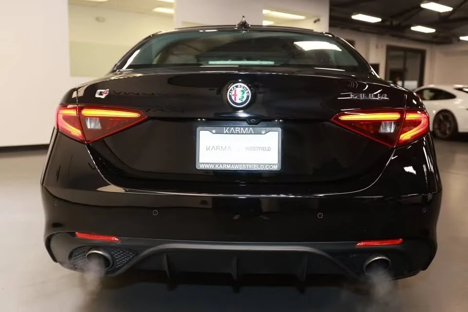 2019 Alfa Romeo Giulia - Image 6 of 20