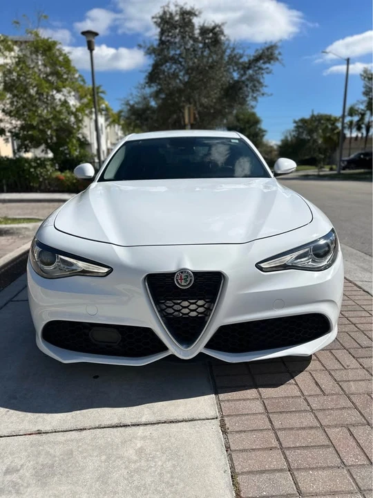 2019 Alfa Romeo Giulia - Image 3 of 14