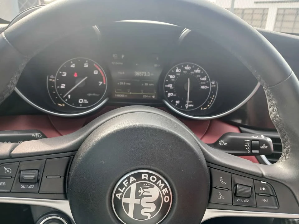 2019 Alfa Romeo Giulia - Image 18 of 20