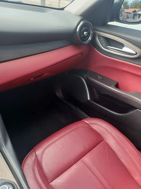 2019 Alfa Romeo Giulia - Image 16 of 20