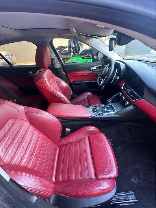 2019 Alfa Romeo Giulia - Image 5 of 7