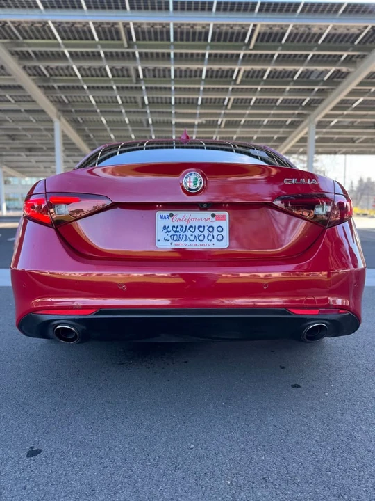 2019 Alfa Romeo Giulia - Image 8 of 15
