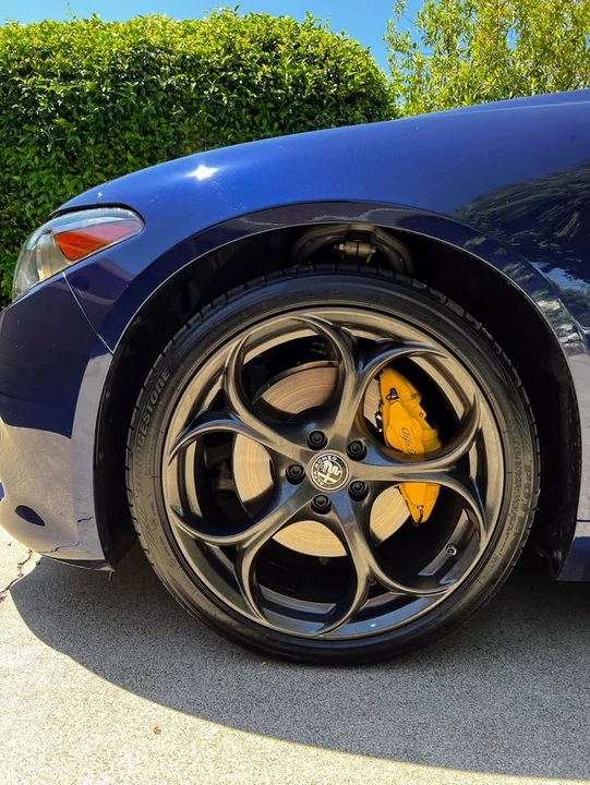 2019 Alfa Romeo Giulia - Image 8 of 17