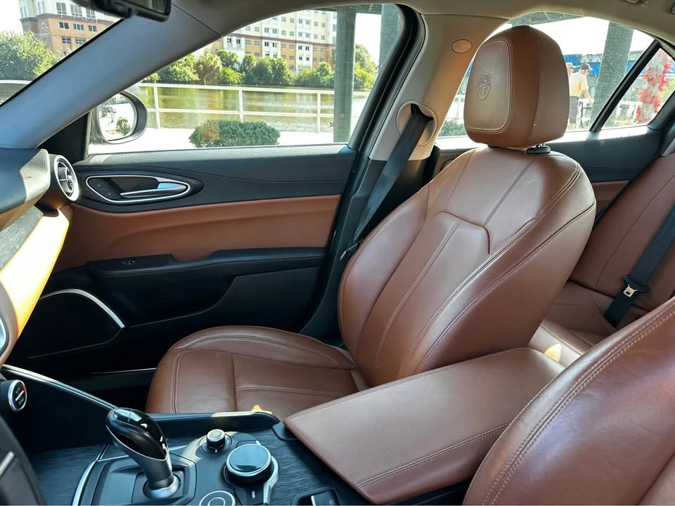 2019 Alfa Romeo Giulia - Image 4 of 19