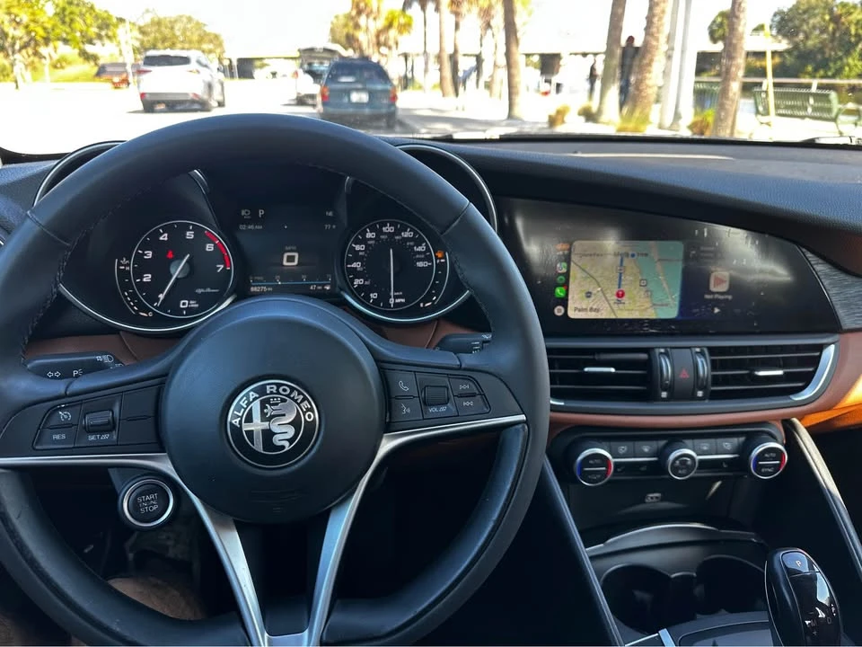 2019 Alfa Romeo Giulia - Image 5 of 19
