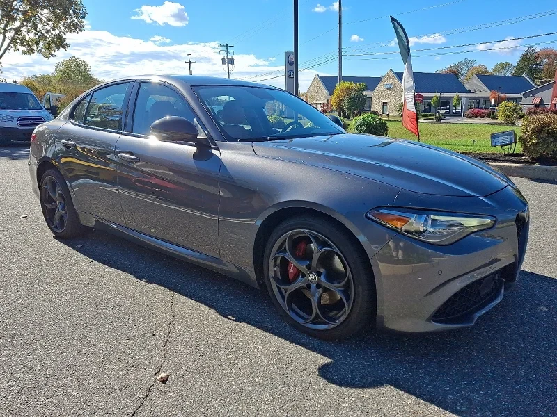 2019 Alfa Romeo Giulia - Image 3 of 10