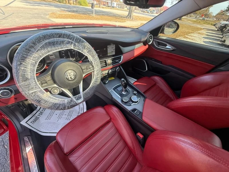 2019 Alfa Romeo Giulia - Image 6 of 7