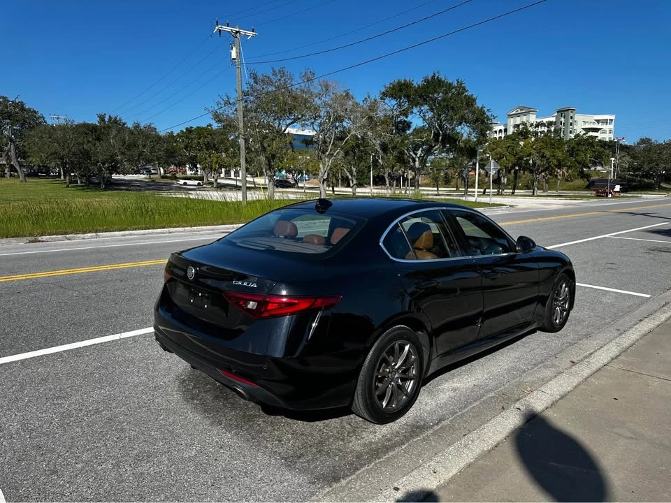2019 Alfa Romeo Giulia - Image 8 of 19