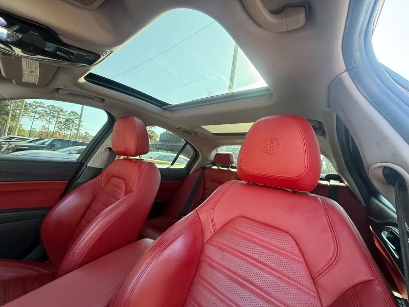 2019 Alfa Romeo Giulia - Image 7 of 7
