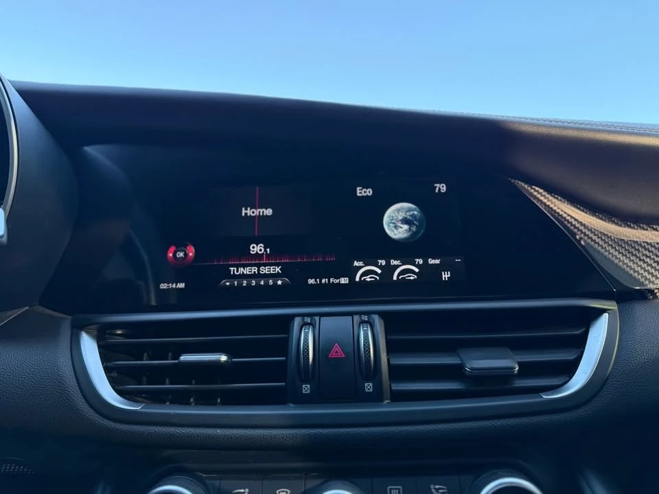 2019 Alfa Romeo Giulia - Image 14 of 15