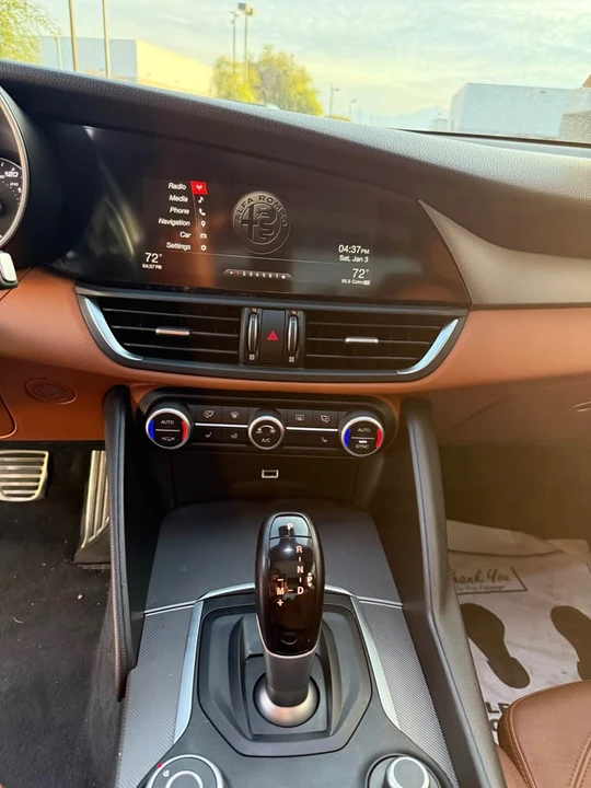 2019 Alfa Romeo Giulia - Image 9 of 11
