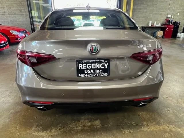 2019 Alfa Romeo Giulia - Image 5 of 17