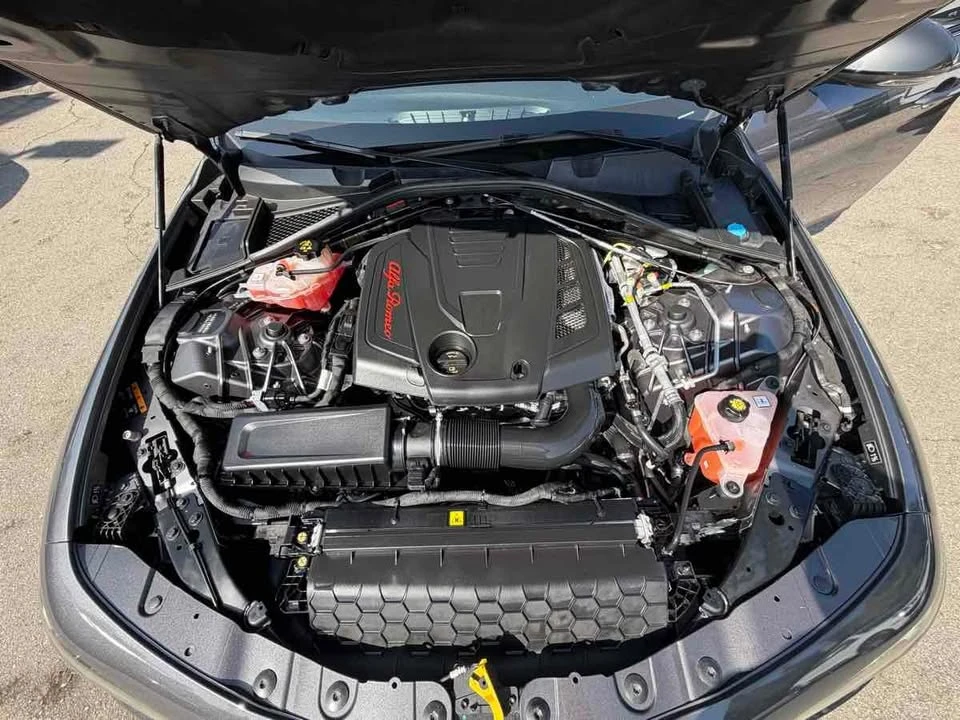 2019 Alfa Romeo Giulia - Image 18 of 18