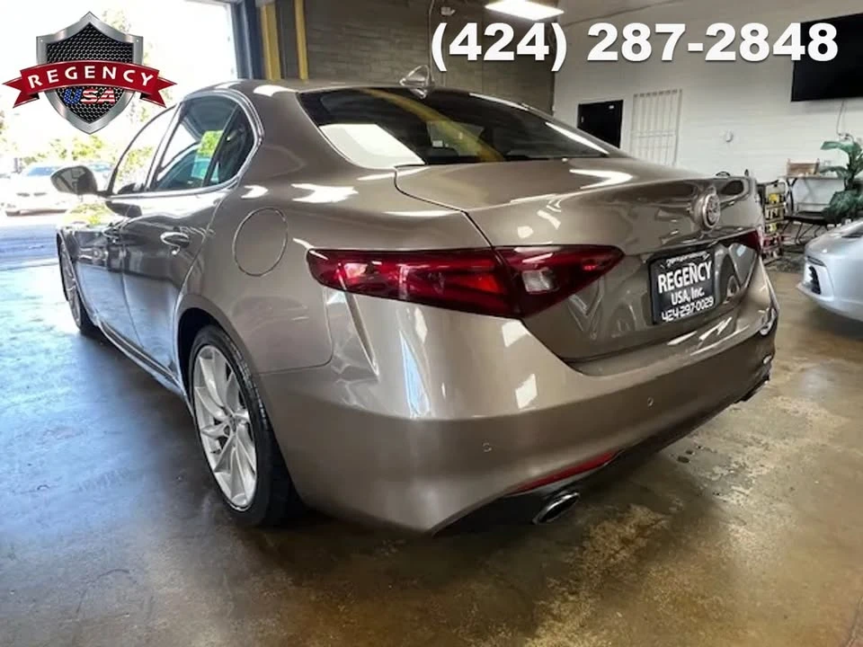 2019 Alfa Romeo Giulia - Image 12 of 19